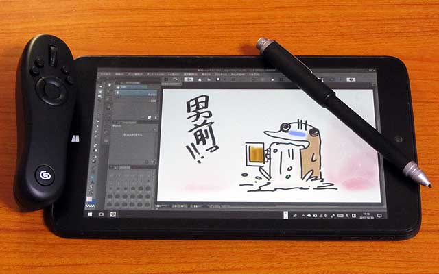 昨日のC93でげっちゅ(死語)したCLIP STUDIO TABMATE(クリップスタジオタブメイト)、まだボタンのアサインとか済んでませんが…(^_^;)キーボードが無いと出来なかった操作がこれである程度代用出来るといいなぁ…