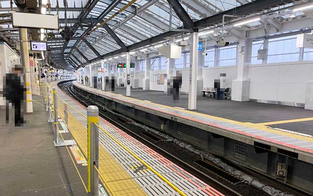 長いコト工事してた武蔵小杉駅、島ホームだったのがもう1本増え上下分離に(^_^;)今週始め(18日)からこの運用だったよーだ(利用は今日が初めて ^_^;)